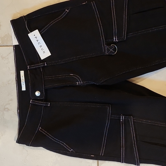 NWT Low Rise Bootcut with Pockets - Picture 2 of 9